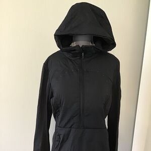 Lululemon Run for cold Pullover Hooded Jacket (size 6)